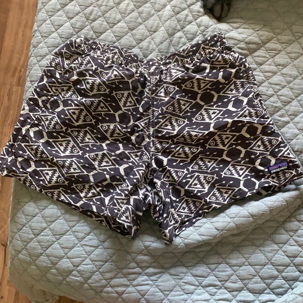 Patagonia women’s grey shorts baggies